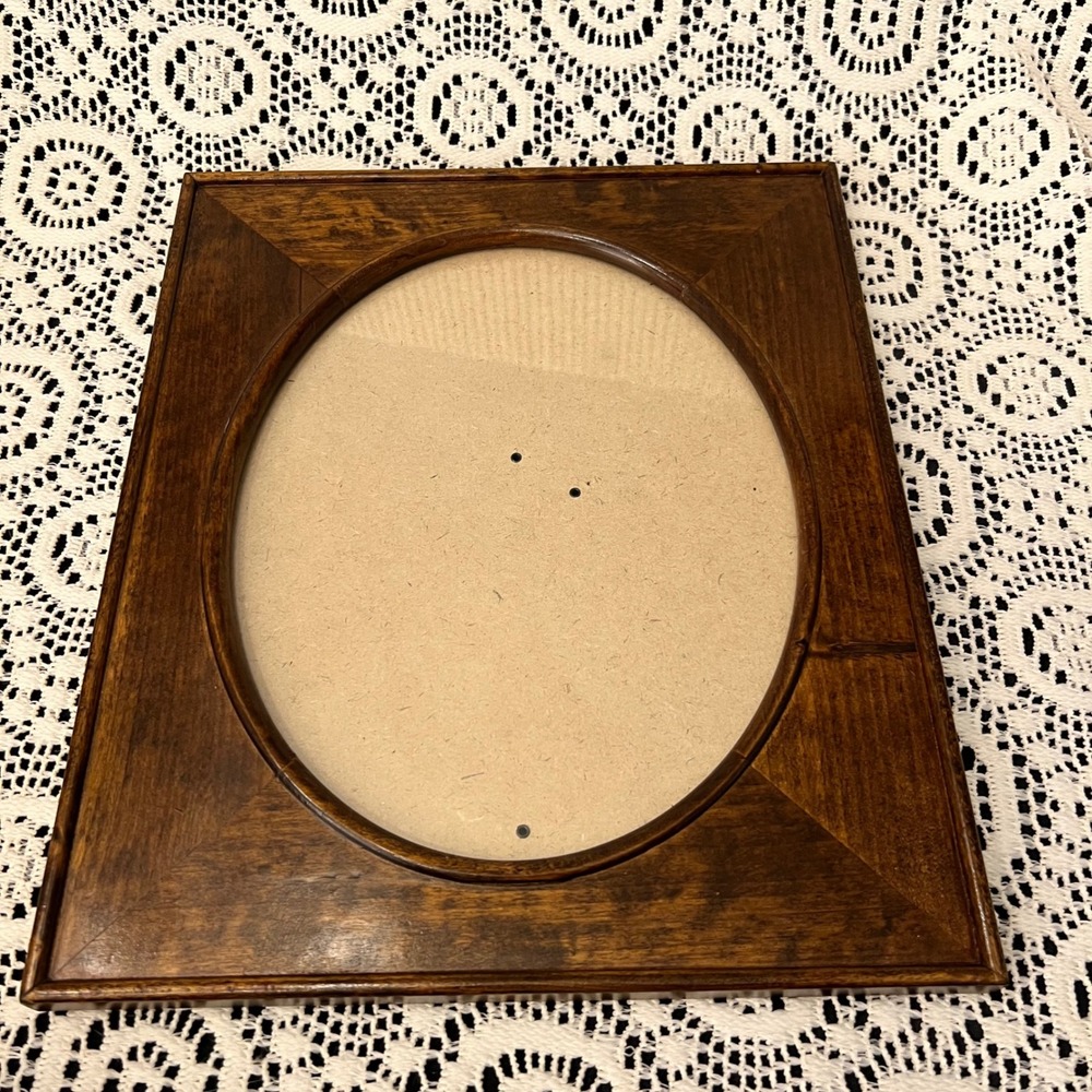 Vintage Oval Wooden Picture Frame | Cottage Grandma